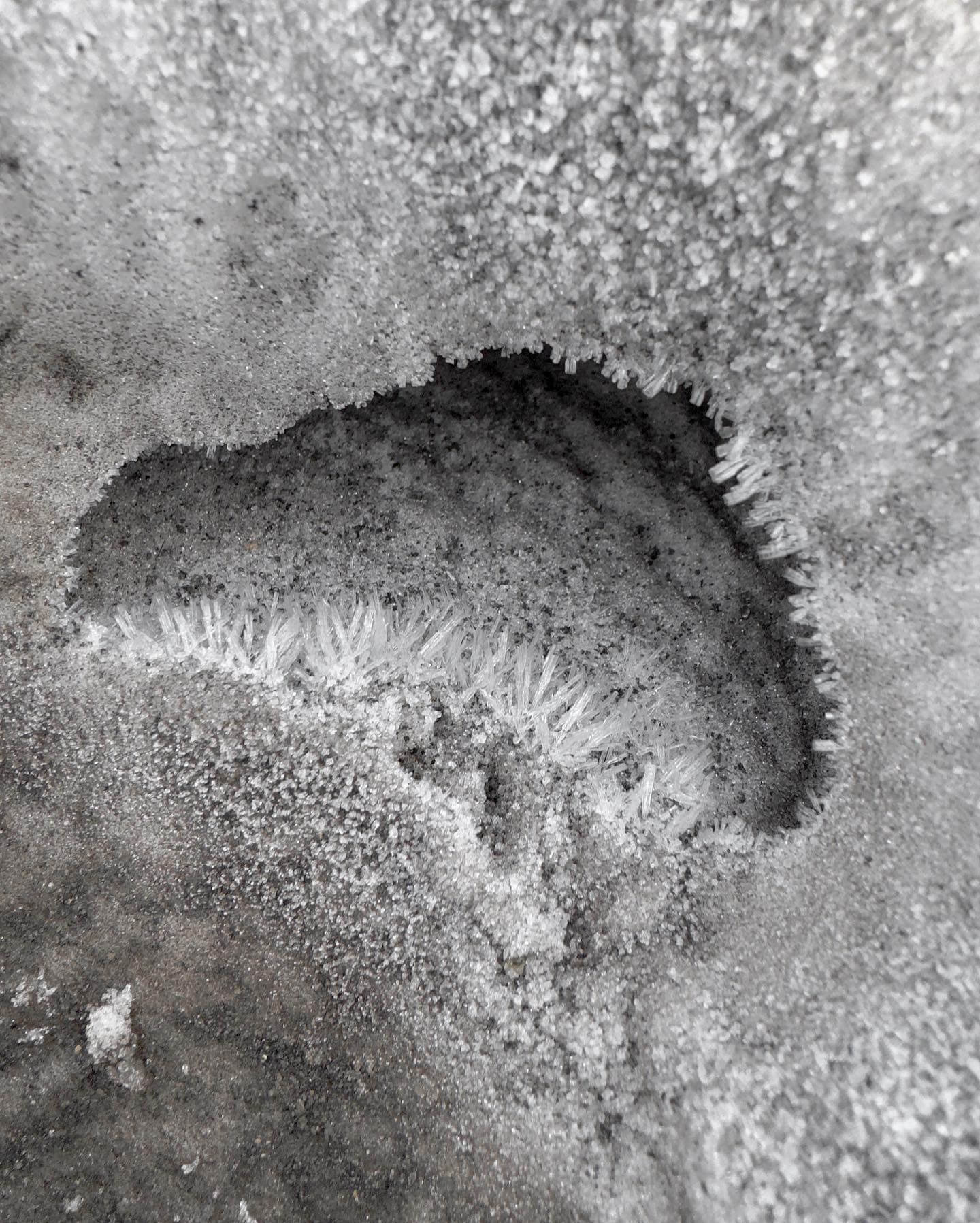 Apple iPhone 15 Pro Campaign by Jan Erik Waider: Details of Glacier Ice