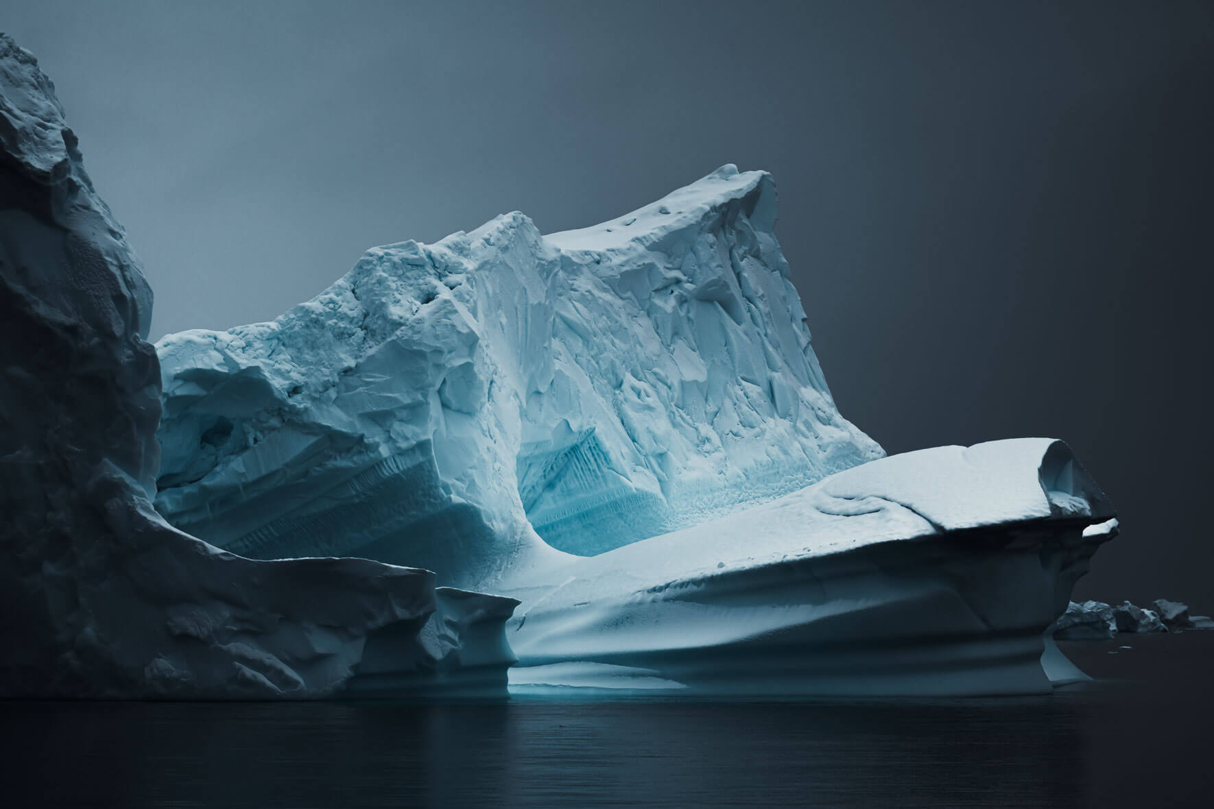 Abstract and dark icebergs in Antarctica