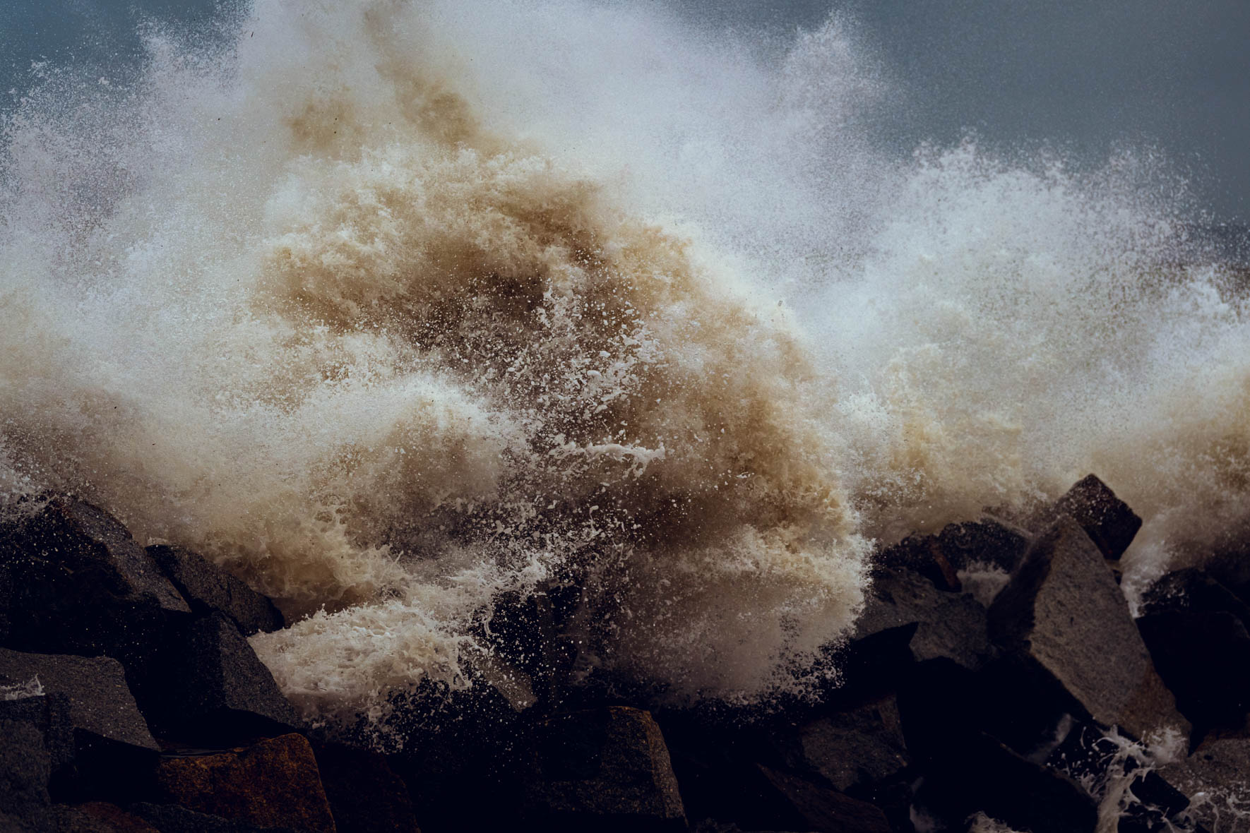 Crashing waves and dramatic rocky coastline (Sassnitz, Germany)
