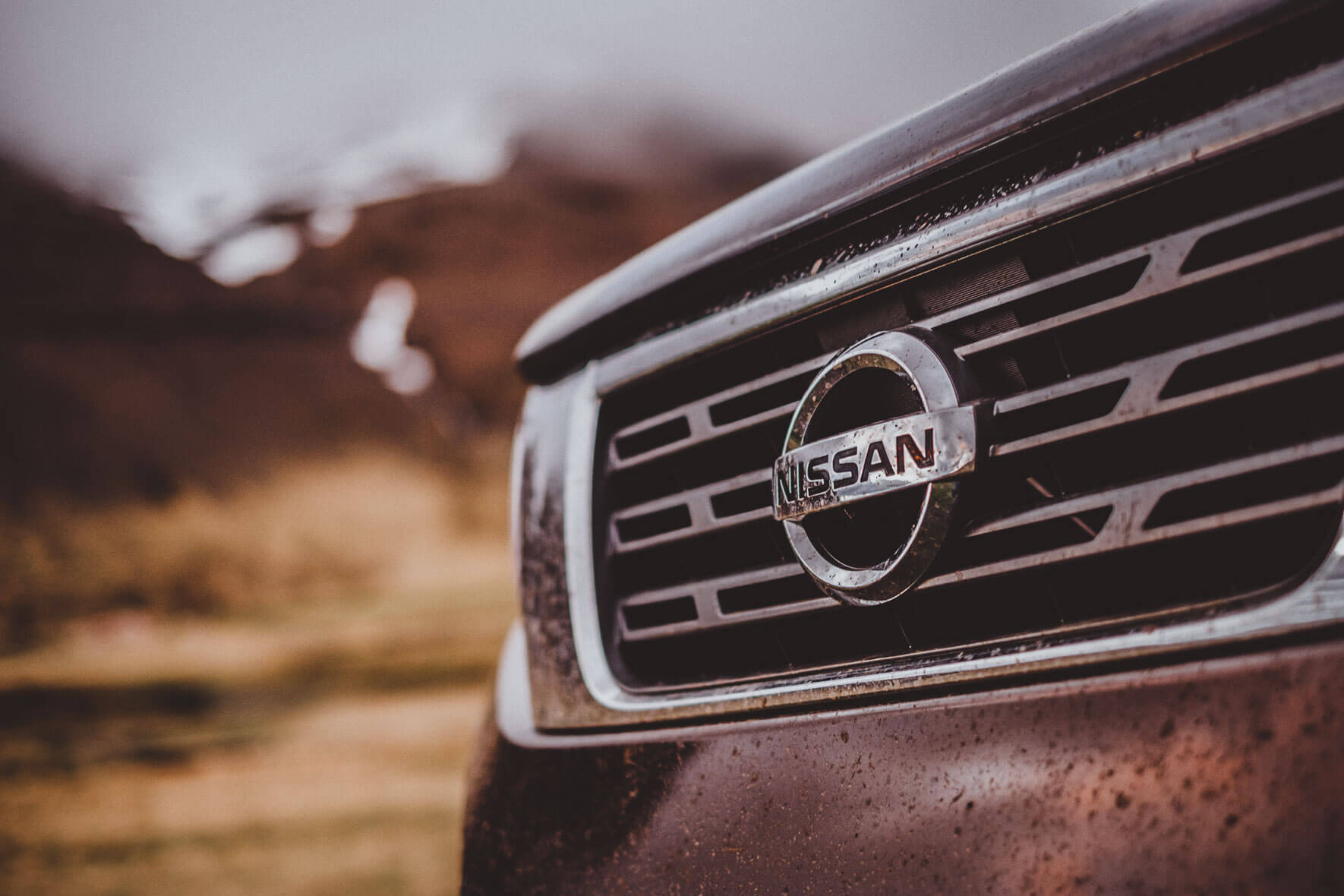 Arctic Trucks Nissan Navara AT35 radiator grill with Nissan logo