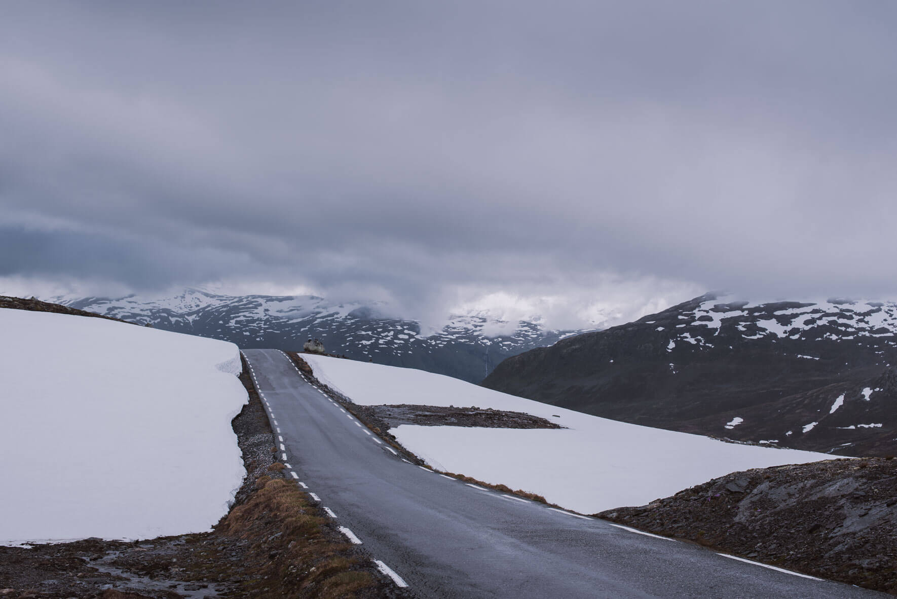 Snøvegen (Sogn og Fjordane County Road 243) in Norway with snow