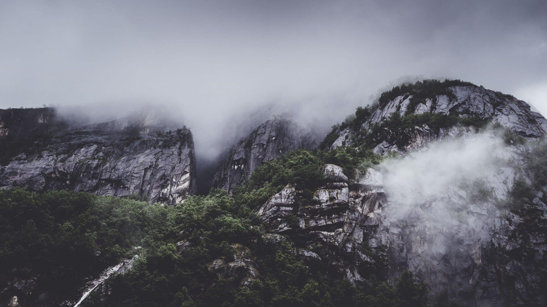 Atmospheric landscape photography of the Nordic countries by Jan Erik Waider